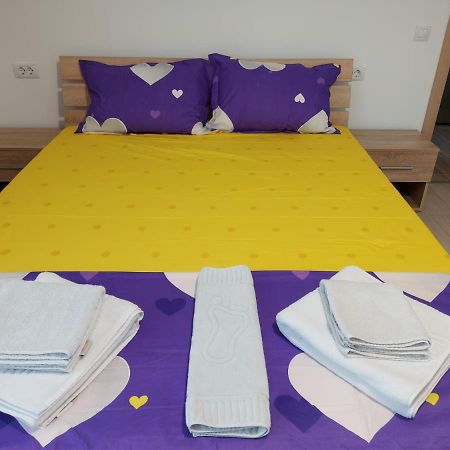 Apartamento Bya Brown Valea Lupului  Exterior foto