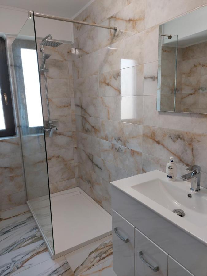 Apartamento Bya Brown Valea Lupului  Exterior foto