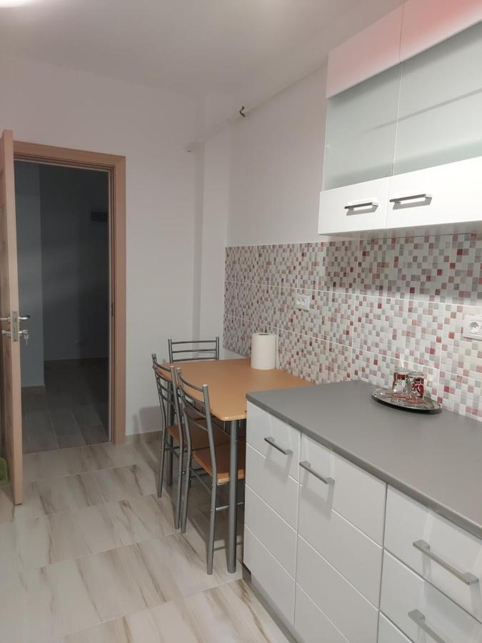 Apartamento Bya Brown Valea Lupului  Exterior foto